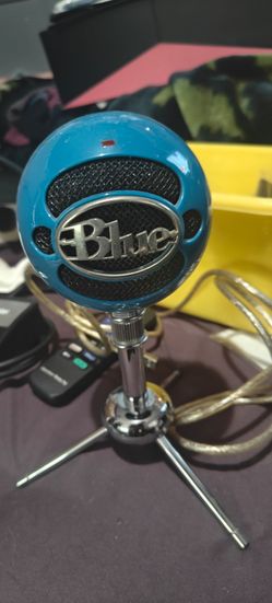 Blue snowball microphone
