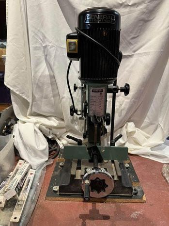 General International 75-050T M1 8” TILTING HEAD HOLLOW CHISEL MORT with 4 chisels.