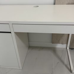 Office table / Mesa de Oficina