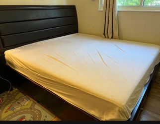 Sleep science cal King memory Foam 10 Inch Mattress With Water Proof Cover : Excellent Condition