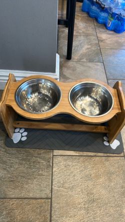 Dog Bowl Holder