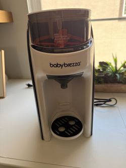 Baby brezza formula Pro and bottle sterilizer