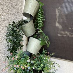 stacked planter / vertical plant pots