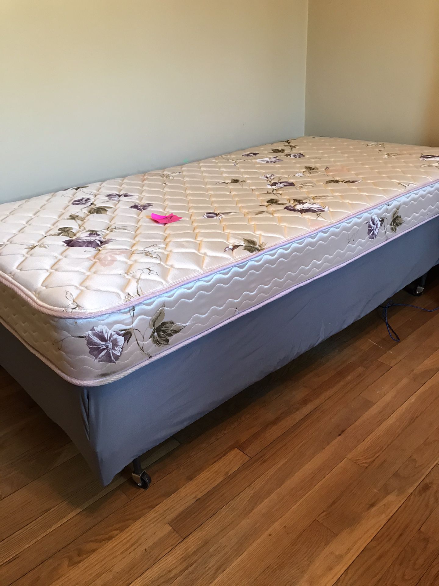 Twin bed: mattress box spring and metal frame