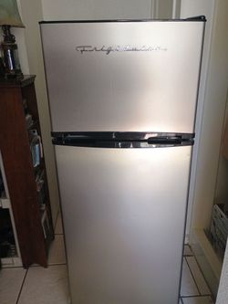 Mini fridge