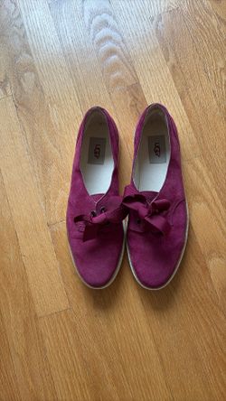 Ugg Size 10 Suede Shoe