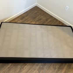 **GREAT CONDITION** SMB Twin Size Box Spring Available in Downtown Berkeley for Sale