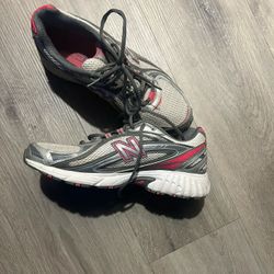 Women’s New Balances