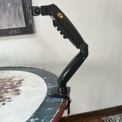 Monitor arm