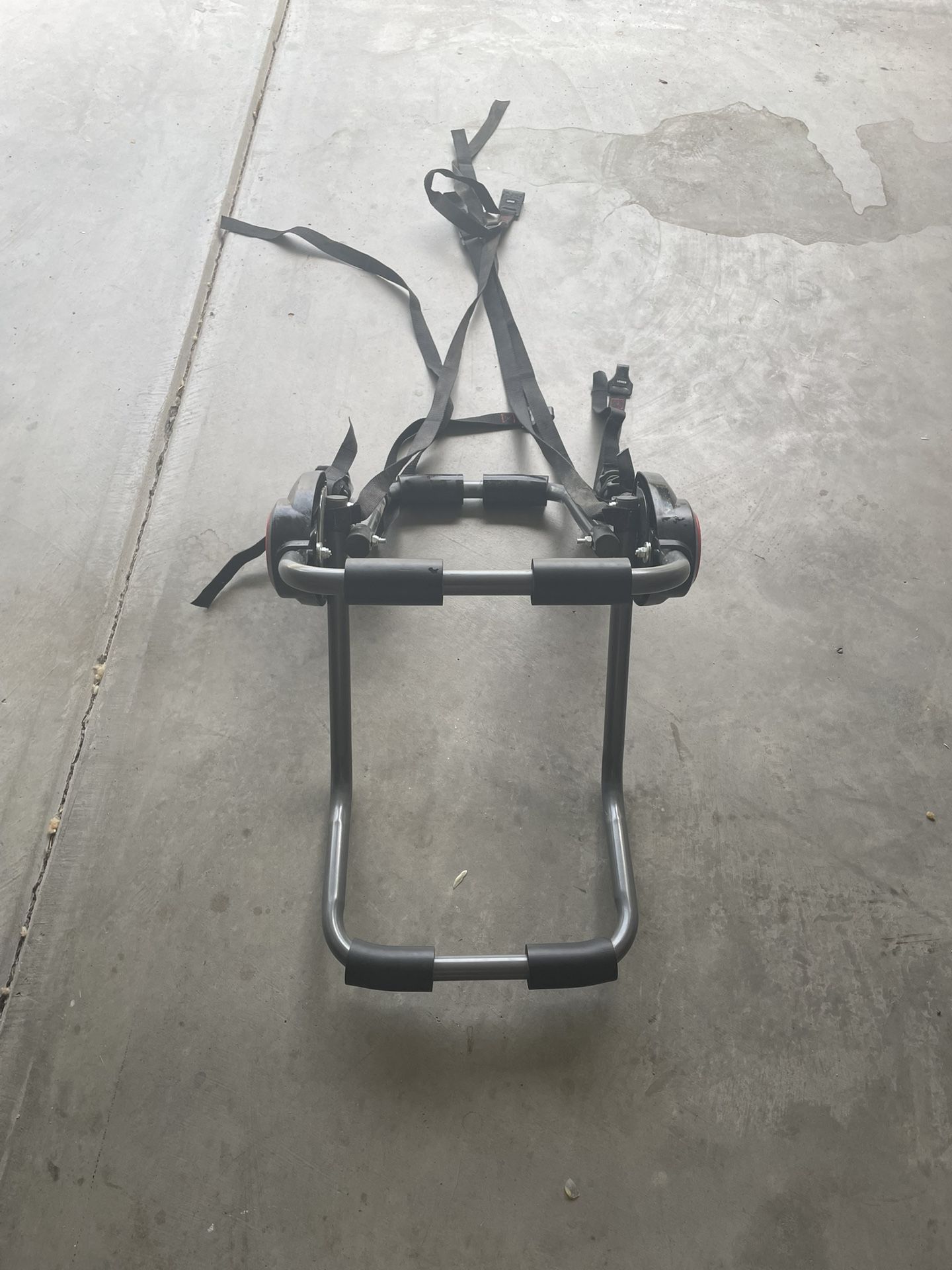 Bell Cantilever 200 2-Bike Trunk Rack