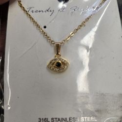 Stainless Steel  Ladies Chain And Charm