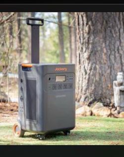 Jackery 5000 solar generator