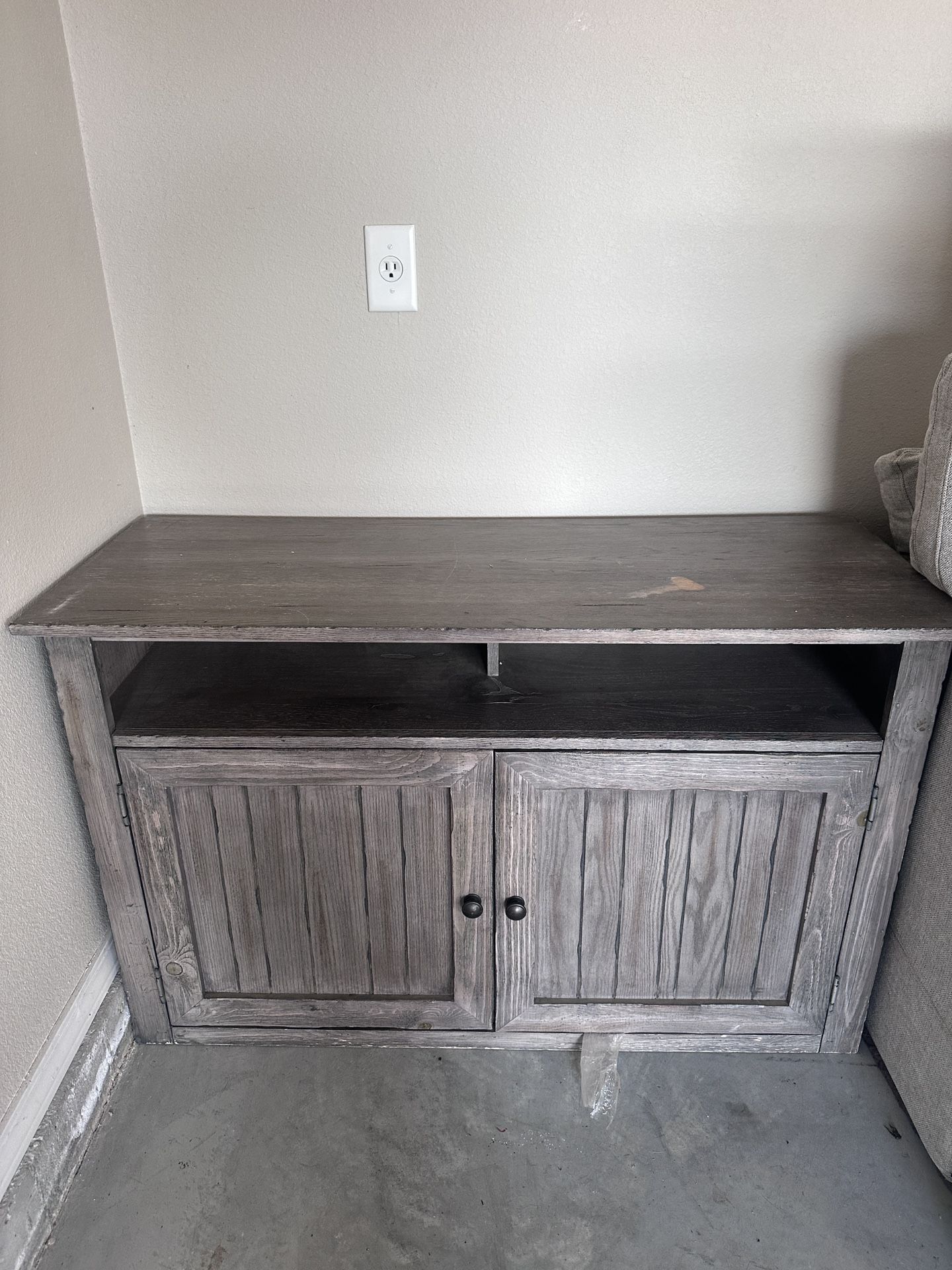 Storage Cabinet / TV Stand / Console Table