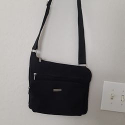 Baggallini ADJUSTABLE CROSSBODY/ PURSE IN EXCELLENT CONDITION, BARELY USED 