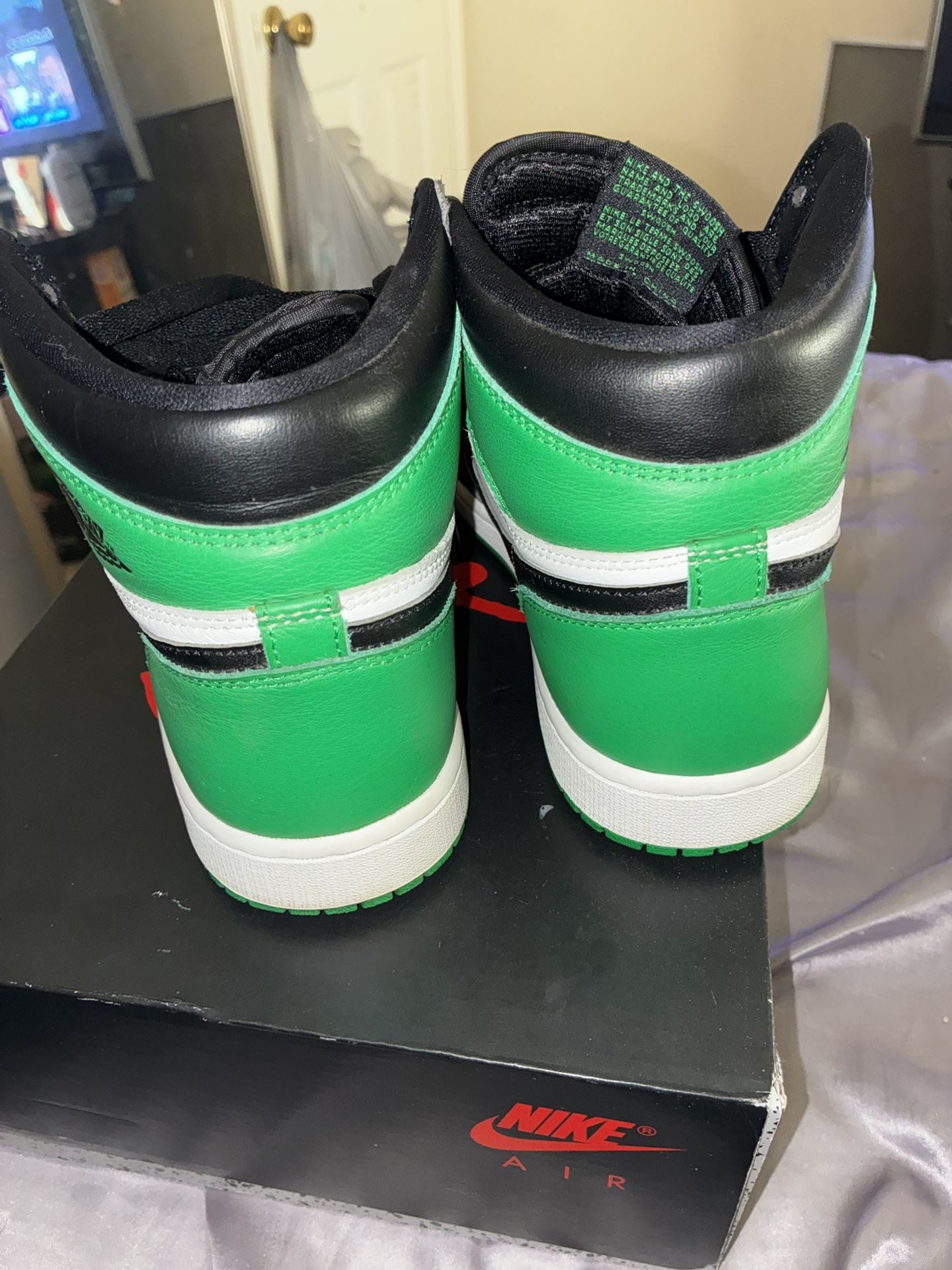 Jordan lucky 1s Size 9 Men’s $80 Need Gone Crispy Still