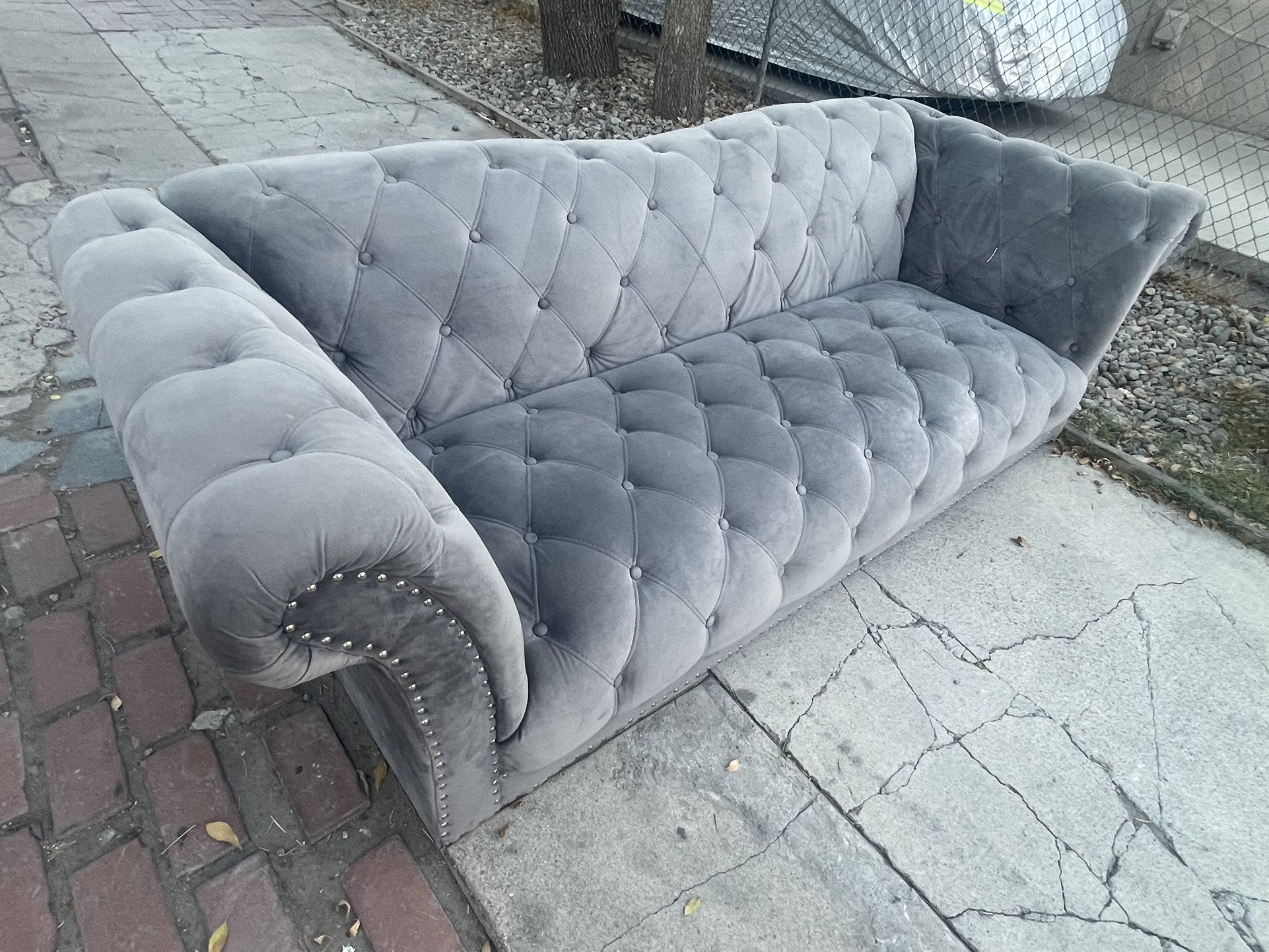 Grey Velvet Sofa With Chaise & Luxurious Deep Button Tufting