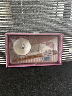 Hello Kitty Sushi Set
