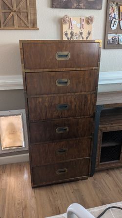 Dixie Campaigner dresser