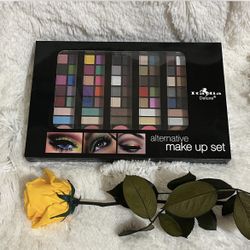 Multicolor Eyeshadow and Blush Palette 