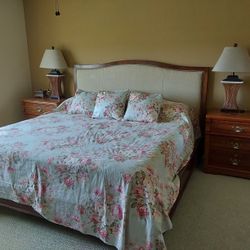 King Size Bed With Mattress 2 Night Stands & Lamps