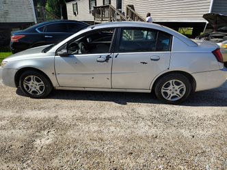 Saturn ion 2005 silver sedan