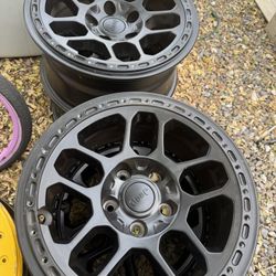 07-26 Jeep Wrangler JK JL Gladiator JT Mopar Functional Beadlocks