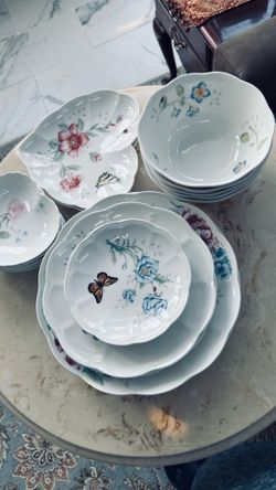 Lenox Butterfly Meadow lot / 25 pieces