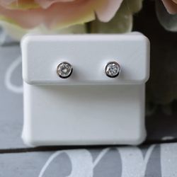 Diamond Stud Earrings 