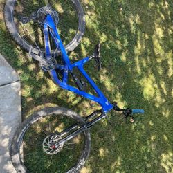 YT Capra 2020 Base Alloy 29 Inch 