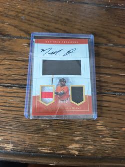 start outfield their marcel Ozuna autographed and relic card