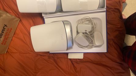 Orbi router RBR750 and Satellite RBS750