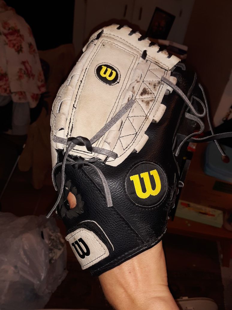 Wilson baseball glove and catchers helmet/mask