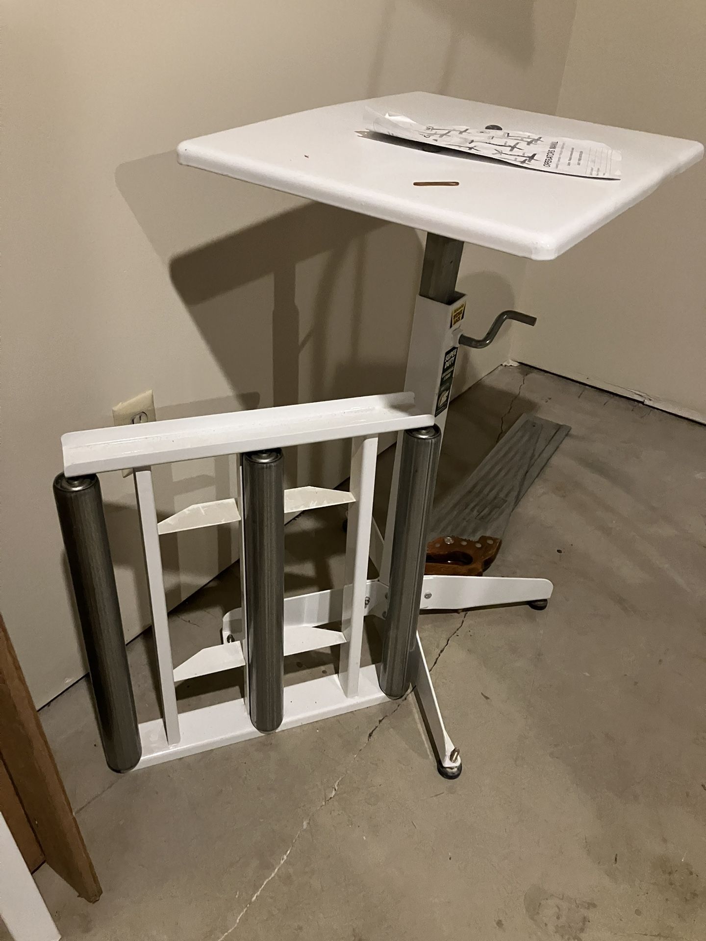 HTC HRT-19 Heavy-Duty Roller Stand / Table – $100