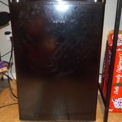 Mini Fridge 