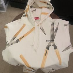 Supreme Hoodie