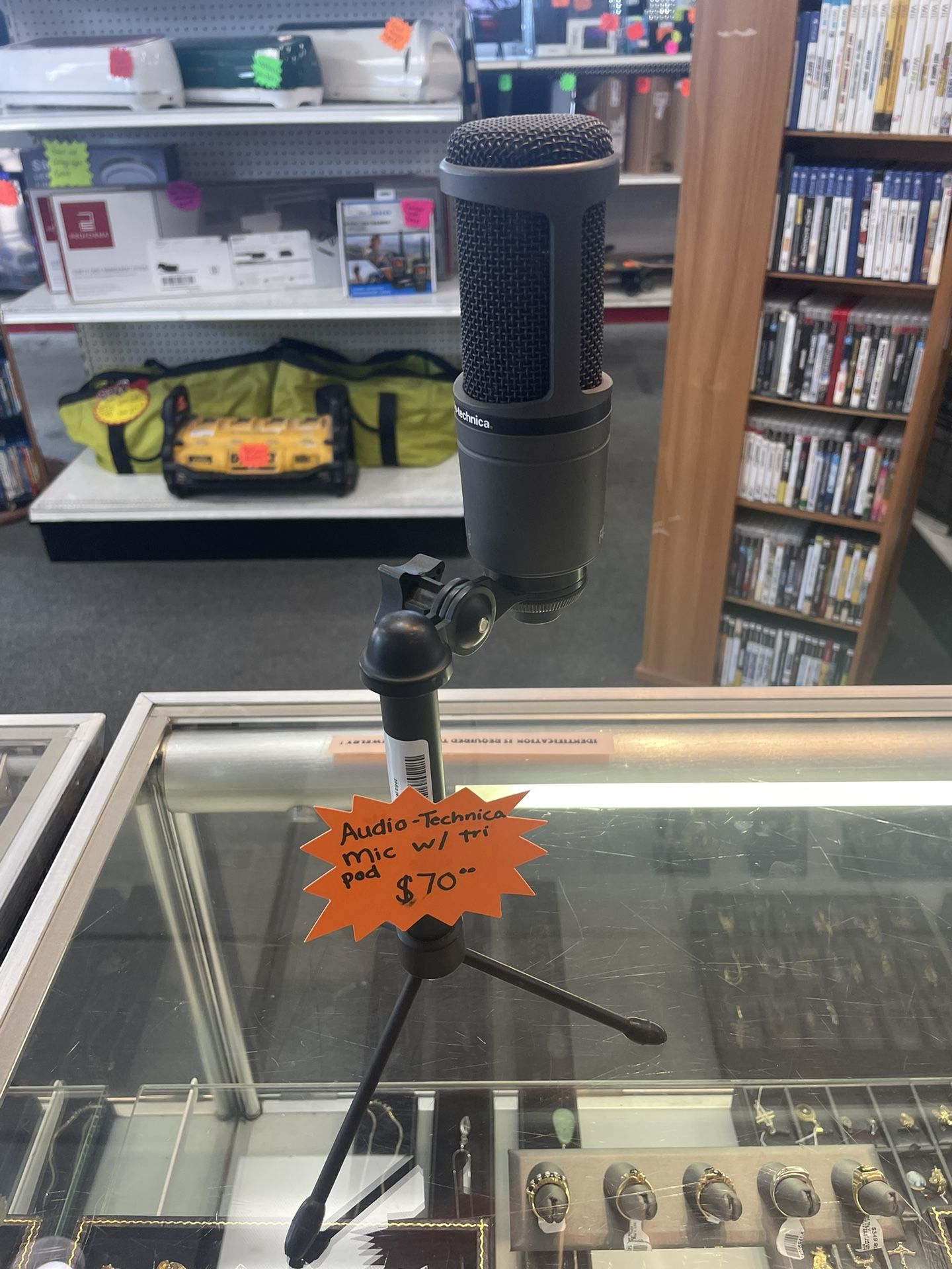 Audio-Technica Microphone W Tripod