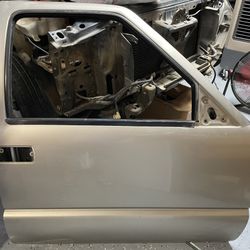 2002 GMC Sonoma Ext. Cab Passenger Side Door Shell