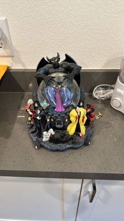 Villain Disney snow Globe
