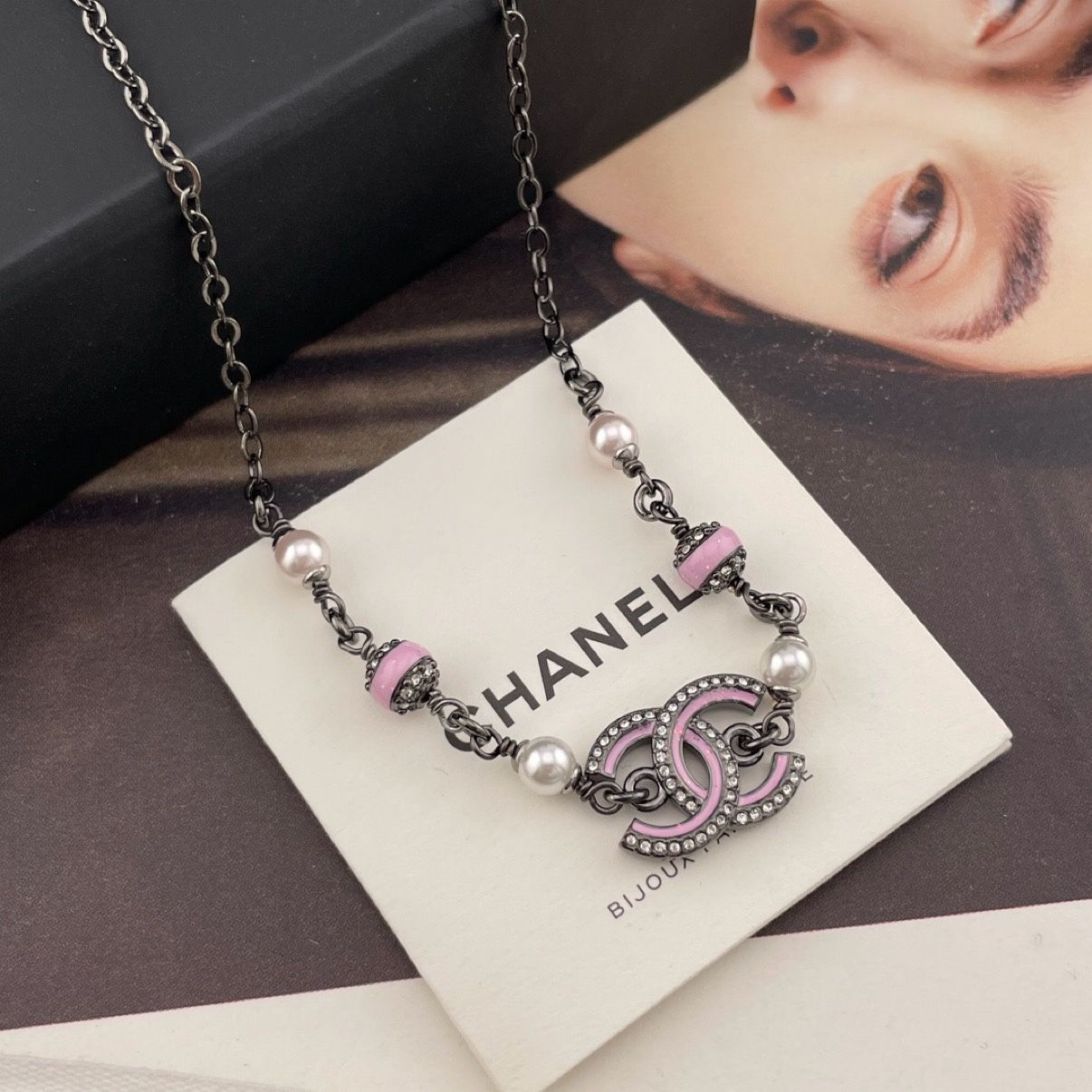 Fashion versatile must-have
