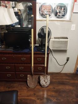 2   Heavy Duty   Shovels