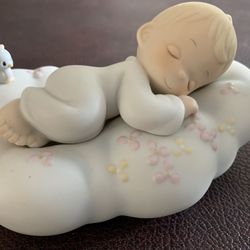 Vintage Precious Moment Figurine 1992 SAFE IN ARMS OF JESUS
