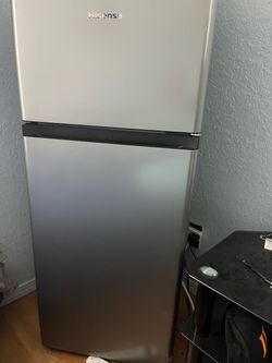 Hisense mini fridge