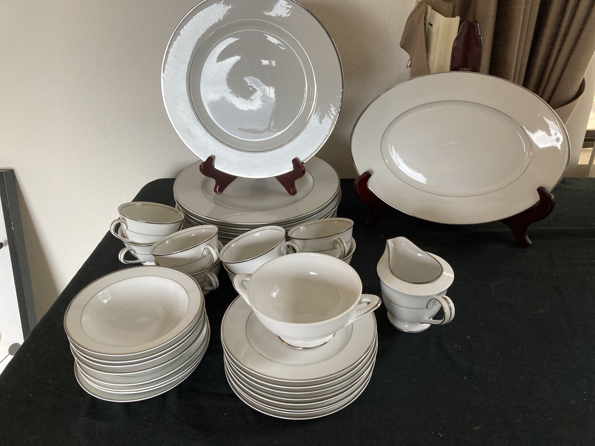 Vintage STYLE HOUSE Fine China Set Of 35 Piece Dish Set Wedding Band Made In Japan