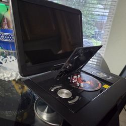 Sylvania SDVD1332-B 13.3" 13-inch Screen Portable DVD Player - Black