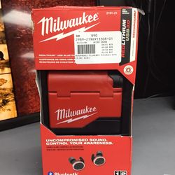 MILWAUKEE REDLITHIUM JOBSITE EAR BUDS 