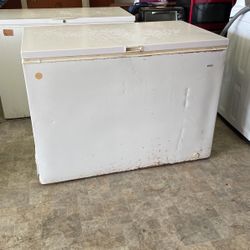 Large 4ft Wide Deep Freezer 