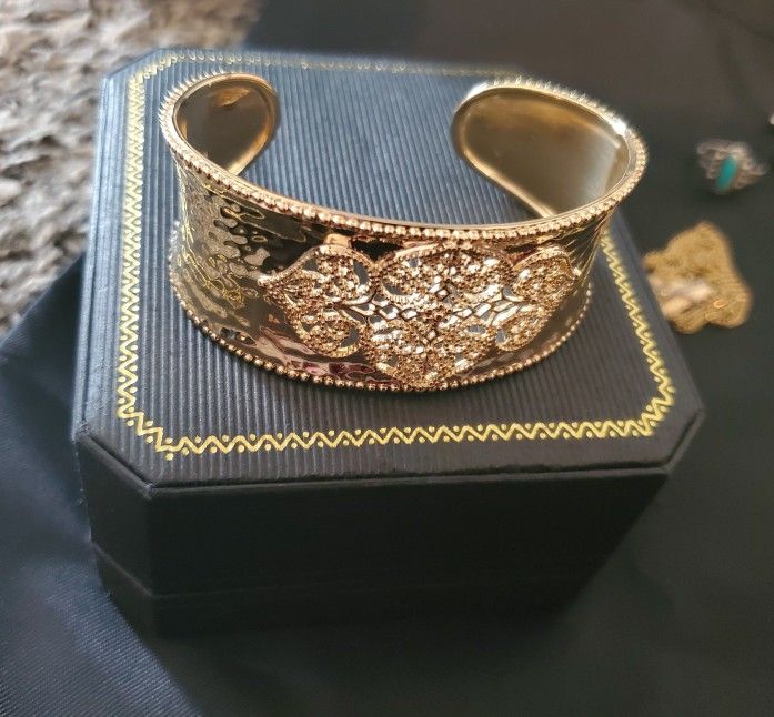 Ladies Cuff Style Bracelet (Sterling Silver 925)