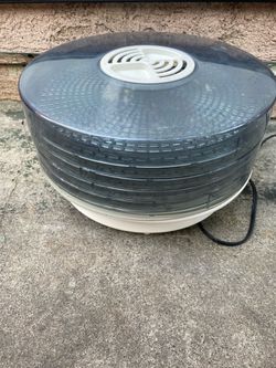 Round Food Dehydrator with Multiple Trays