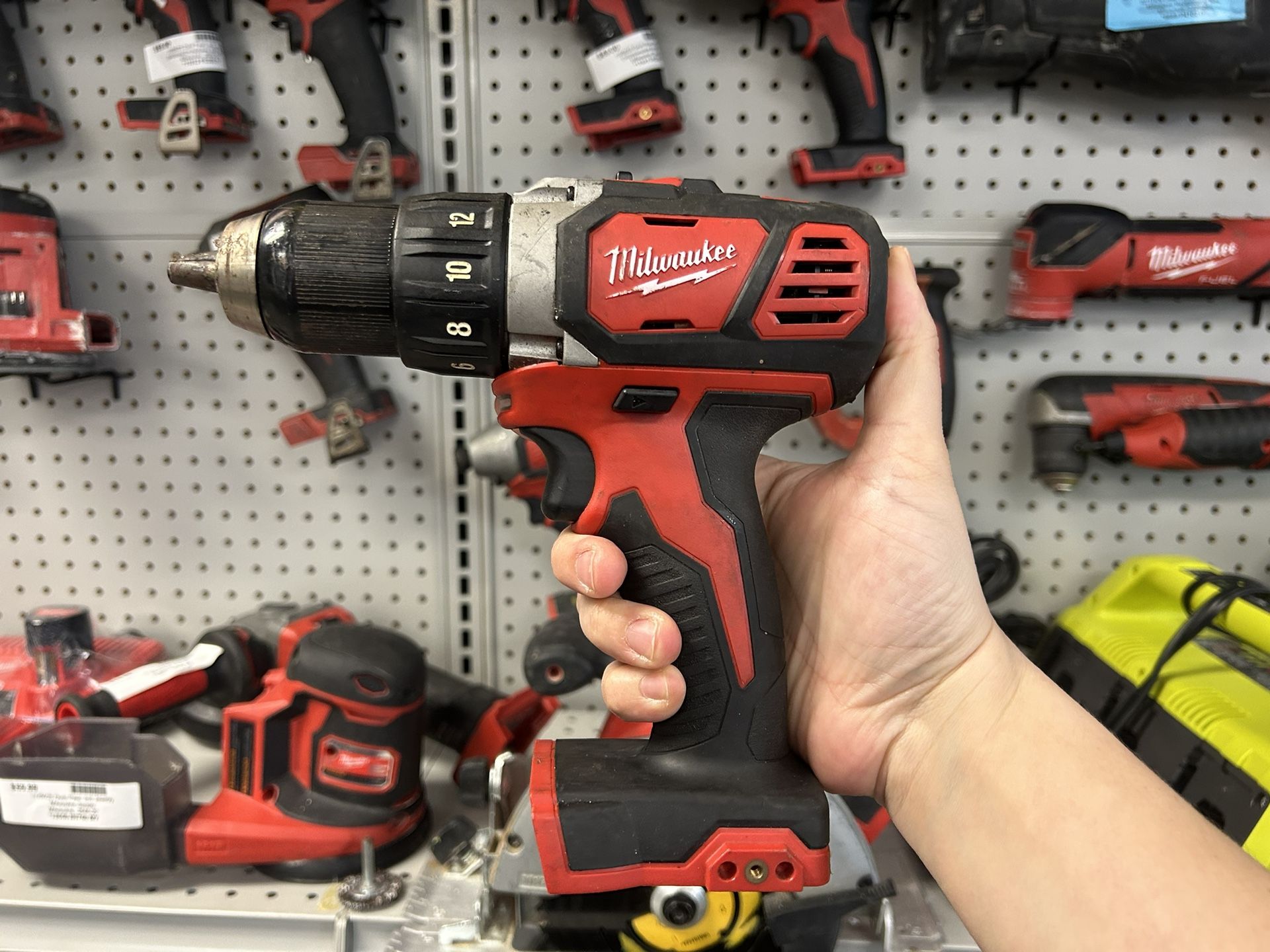 Milwaukee M18 18V Lithium-Ion Cordless 1/2 in. Drill Driver Tool-Only