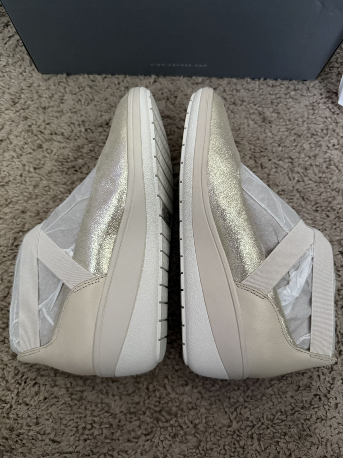 VIONIC Women’s Sandals / Shoes / Cream / Size 6 1/2 / Width: M / Espadrille